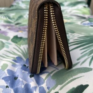 Damier Ebene, Louis Vuitton